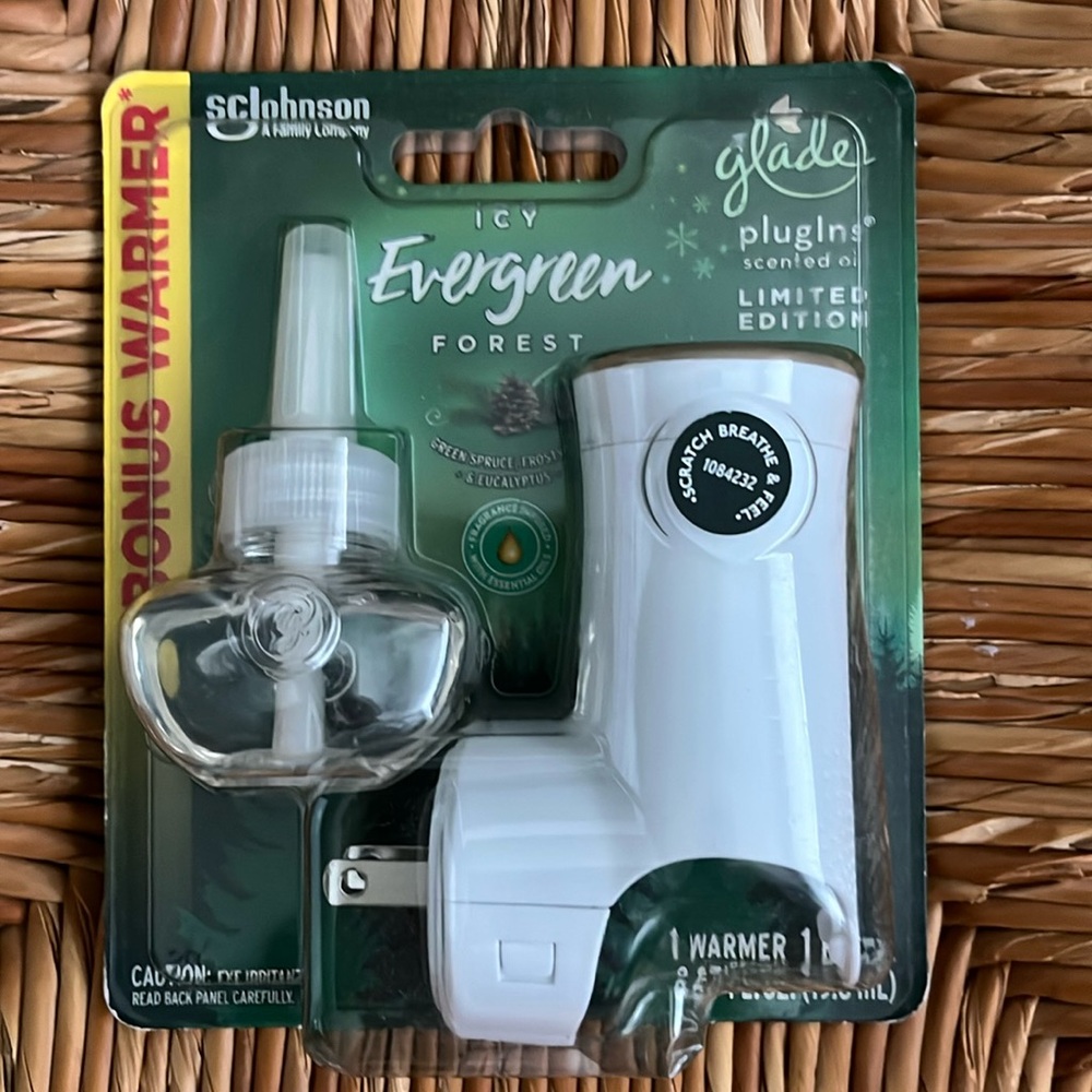 Glade PlugIns Icy Evergreen Forest Warmer Refill Plug in Pine Scent Christmas